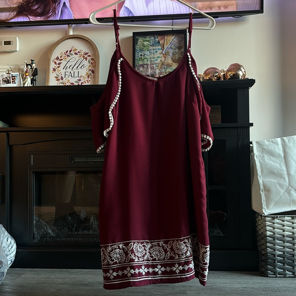 Fall off the shoulder sleeves sundress
